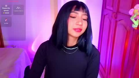 Emma web online show from October 8, 3:27 pm