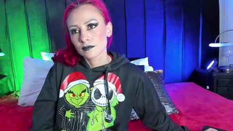 Emma online show from December 13, 8:04 pm