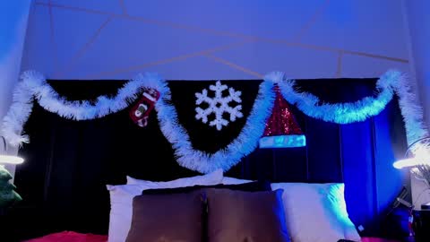 Emma online show from December 18, 8:03 pm