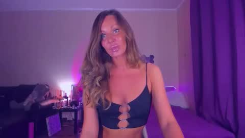 Emma online show from October 15, 7:27 pm