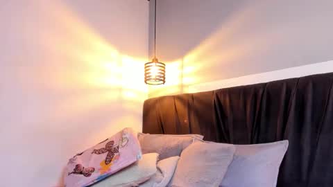 Emma Brant online show from March 19, 12:59 am