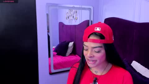 emmaebony_ online show from April 27, 12:57 pm