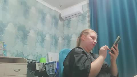 emmamelody online show from October 10, 7:08 pm