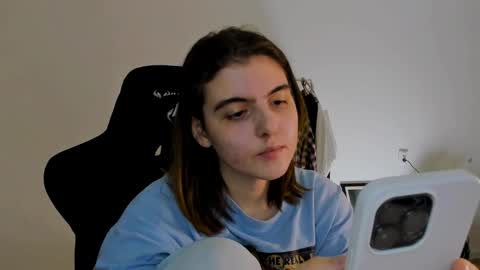 Emma online show from December 5, 8:00 pm