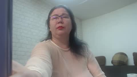 emmasquirt69 online show from February 15, 8:19 pm