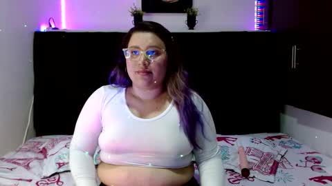 Snapshot of emmatower chatting on September 16, 7:33 pm emmatower online show from September 16, 7:33 pm