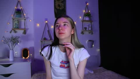 emmie_everly online show from October 12, 9:17 pm