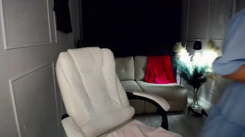 emmmam online show from October 31, 11:14 am