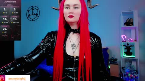 Snapshot of emmybrightj_ chatting on January 7, 11:35 pm Emmy Bright 50 online show from January 7, 11:35 pm