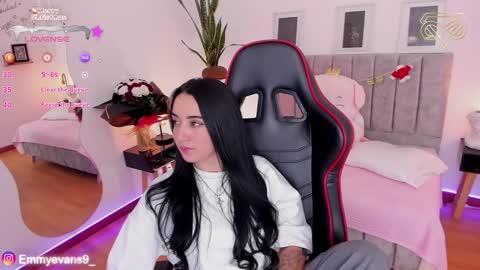 Emmy Evans  online show from December 9, 8:54 pm