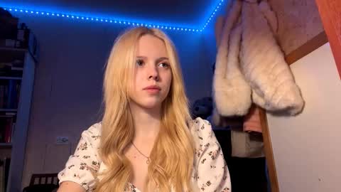 Amelia online show from December 5, 4:30 pm