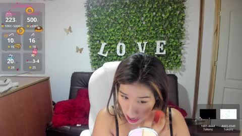 Snapshot of enma_clark chatting on March 3, 7:03 pm Enma clark online show from March 3, 7:03 pm