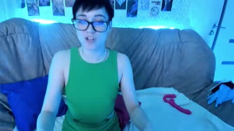 Ericka online show from December 3, 6:21 pm