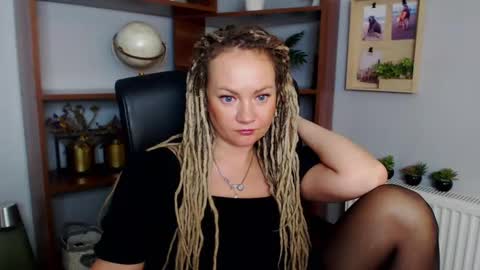 Snapshot of erotic_kaya chatting on December 17, 4:11 pm KAYA online show from December 17, 4:11 pm