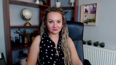Snapshot of erotic_kaya chatting on December 5, 6:00 pm KAYA online show from December 5, 6:00 pm