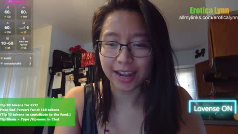 Snapshot of eroticalynn chatting on December 18, 9:08 pm Lynn online show from December 18, 9:08 pm