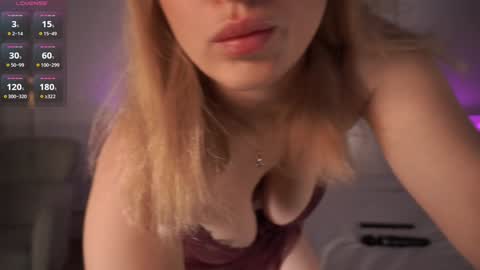 Snapshot of eseniyalove chatting on December 5, 3:59 am Eseniya online show from December 5, 3:59 am