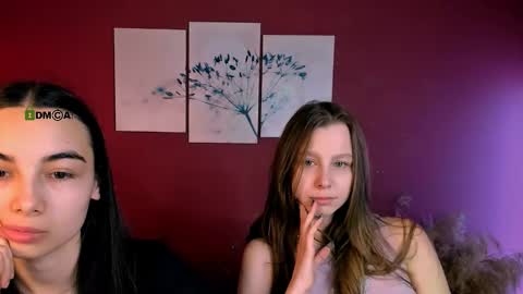 esme_moore_ online show from December 15, 9:25 am