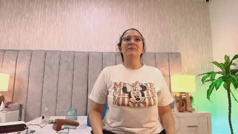 Esme online show from April 18, 1:19 am