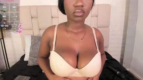 estefany online show from May 14, 4:51 am