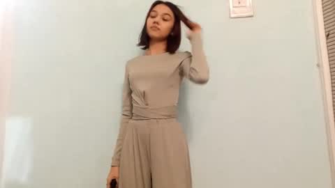 estellekirbo online show from February 7, 11:14 am