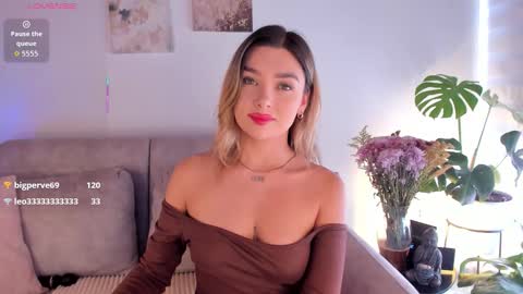 Snapshot of estercollins_ chatting on September 16, 8:28 pm Is secret online show from September 16, 8:28 pm
