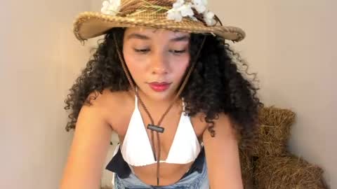 esther  online show from May 2, 9:18 pm