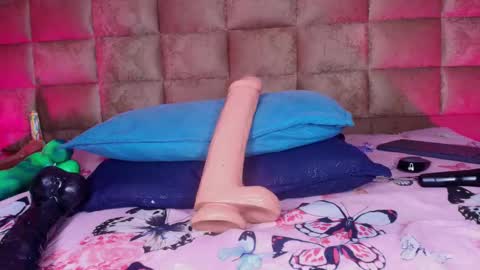 Estrella online show from October 2, 12:10 pm