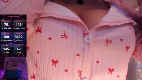 eternalmuse online show from January 14, 9:14 am