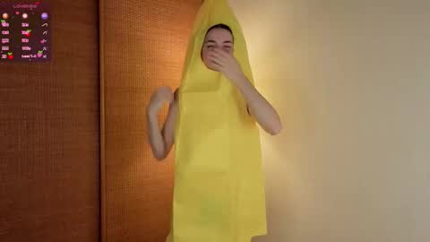 Mary online show from October 31, 7:56 am