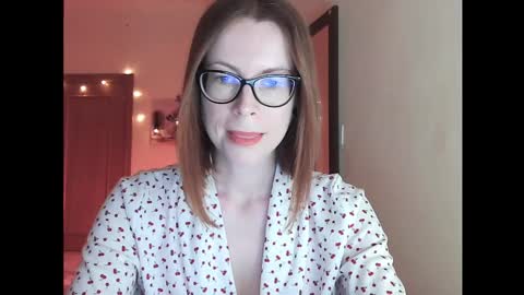 Snapshot of eva_cutesmile chatting on October 16, 7:49 pm Eva online show from October 16, 7:49 pm