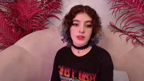 E V A online show from January 14, 8:47 pm