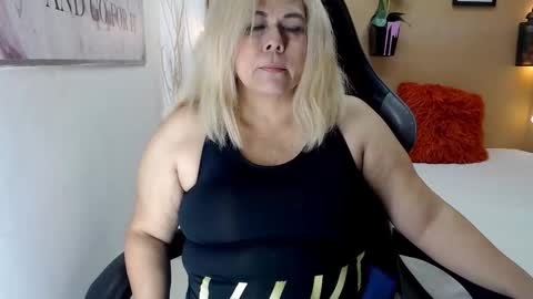 eva_love49 online show from December 3, 12:40 pm