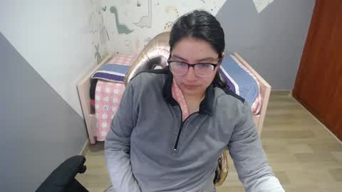eva_smit_t online show from January 6, 1:42 am
