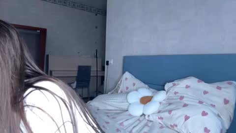 eva varnerr online show from February 19, 2:38 pm