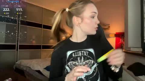 evacarter1 online show from March 22, 3:18 pm