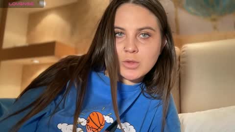 EvaHazard online show from February 5, 8:04 pm