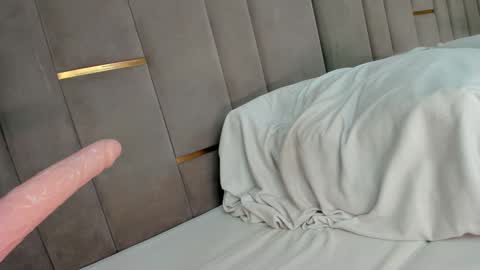 EVA online show from March 20, 9:30 pm