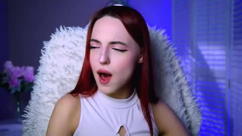 Eva  online show from October 14, 1:25 pm