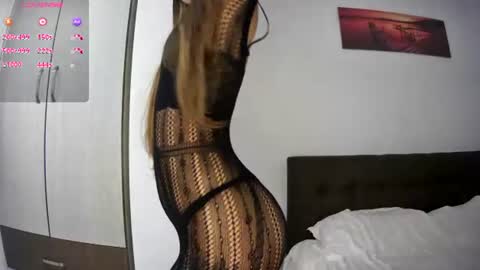 evarenard_ online show from July 7, 7:05 pm