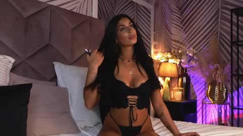 EvaRhea online show from April 5, 3:27 am