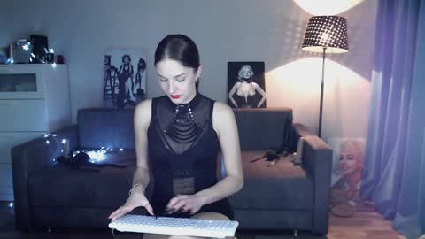 Eva online show from December 6, 11:33 am