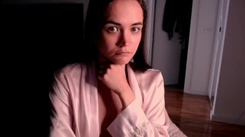 Evelyn online show from March 22, 12:22 pm