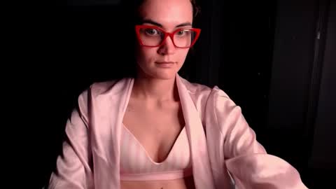 Evelyn online show from November 8, 8:47 pm