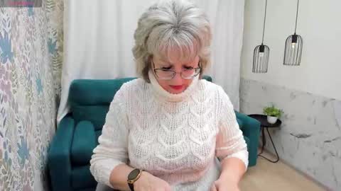 Evelyn online show from March 30, 5:07 am