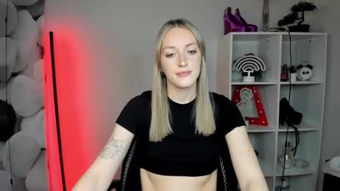 evelynblond online show from February 10, 1:58 pm
