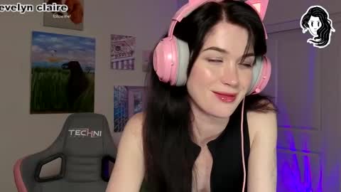 Evelyn Claire online show from December 24, 7:17 am