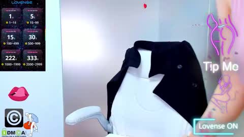 evelyne_rose online show from March 14, 8:48 am