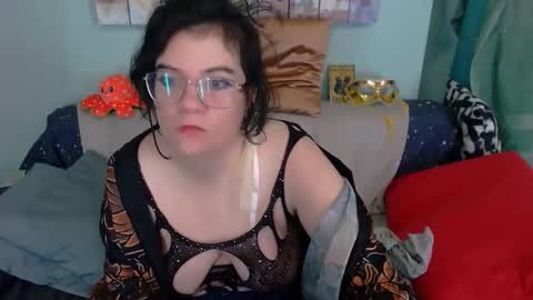 Everly online show from October 28, 4:46 pm