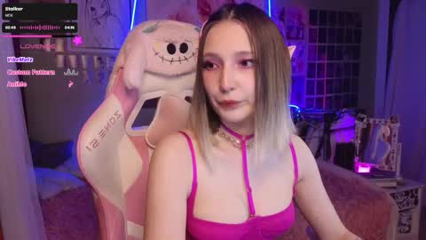 Evie online show from November 6, 9:53 pm